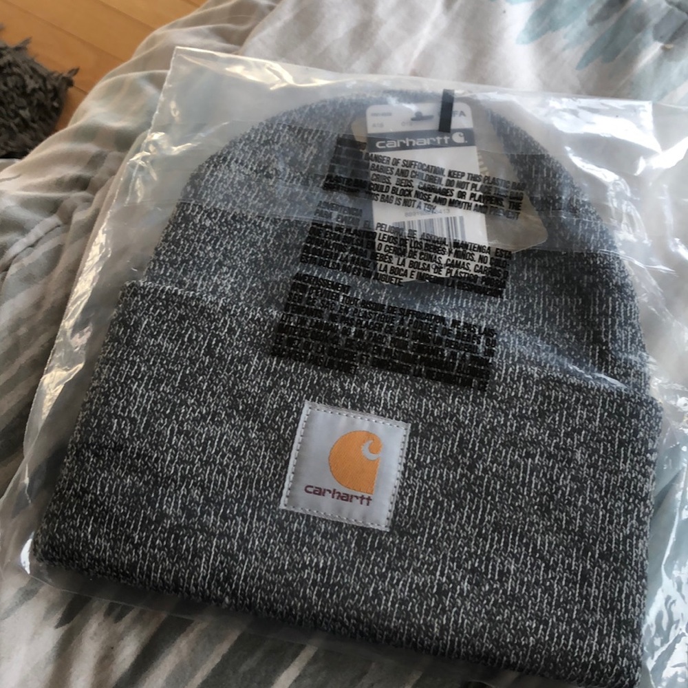 - WOMANS ✖️NEW STOCK ⭐️CARHARTT  hat  cap beanie - Picture 2 of 6